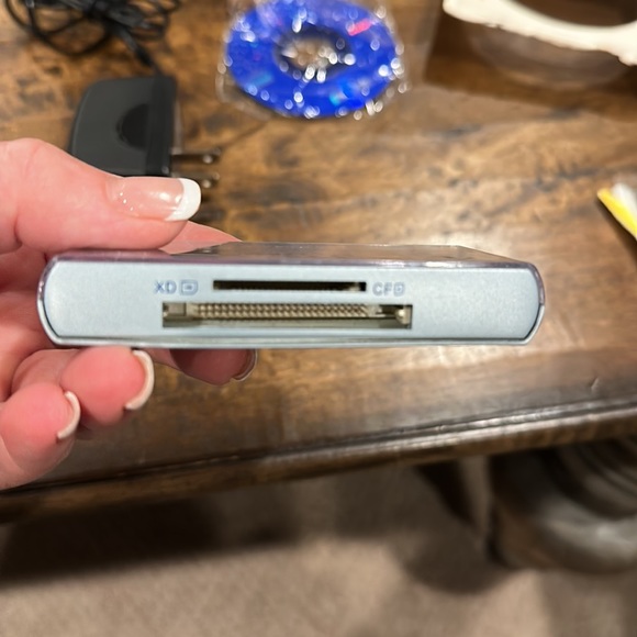 Digital concepts 51 in 1 card reader/writer. 6 slots with USB cord, drivers. - Picture 3 of 4